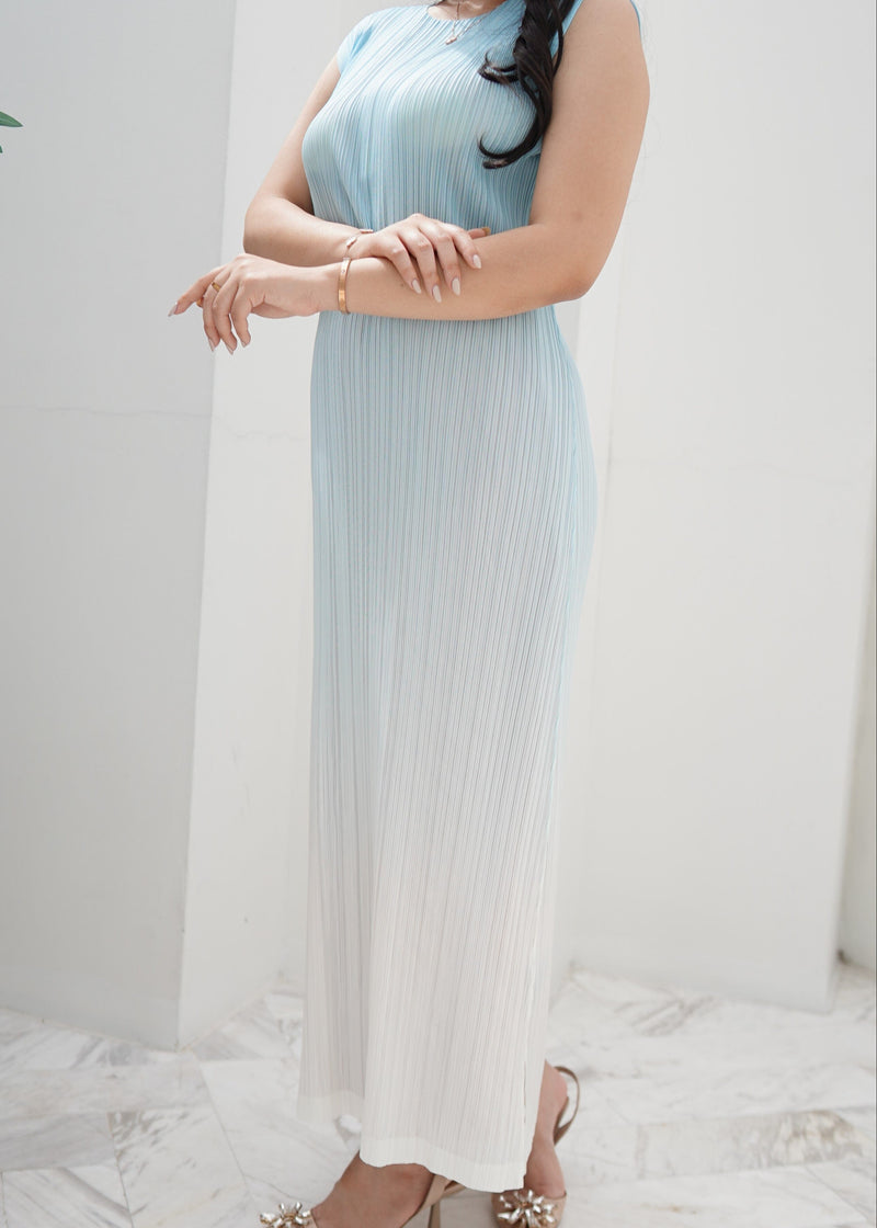 Baby Blue (11) with Off White (02)