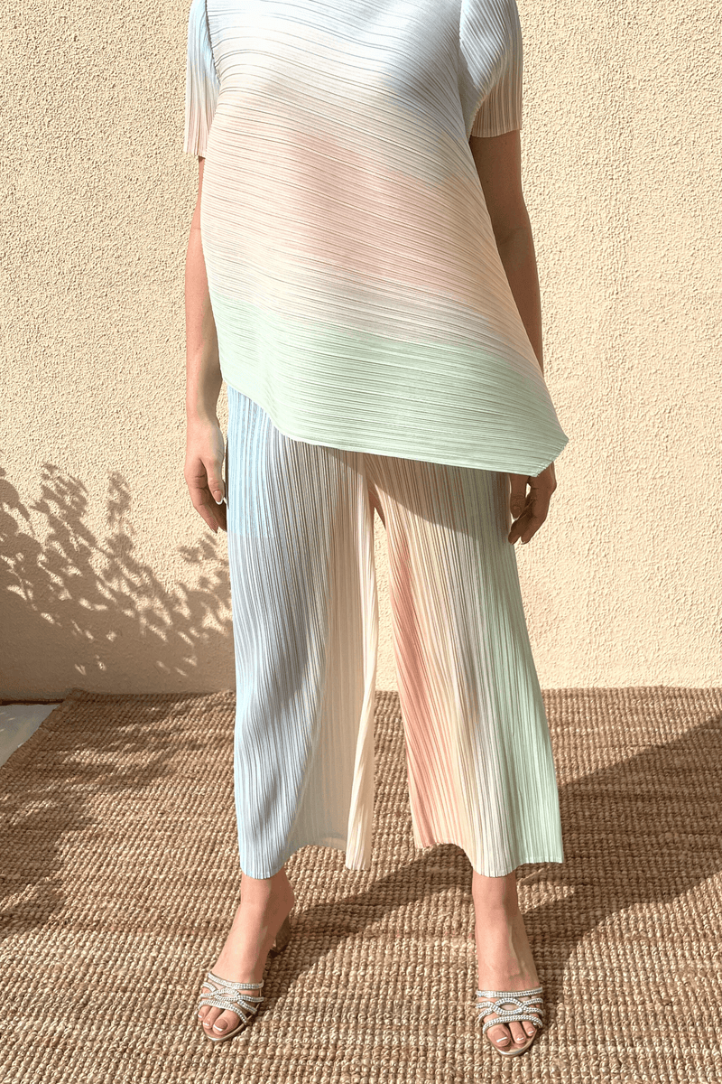 Baby blue (11) with Flamingo (03)