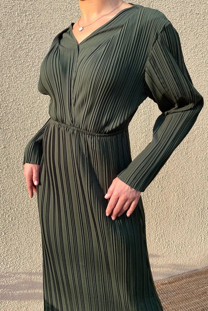 Anya V-Neck Long Sleeve Dress Alita Pleat Anya V-Neck Long Sleeve Dress Alita Pleat