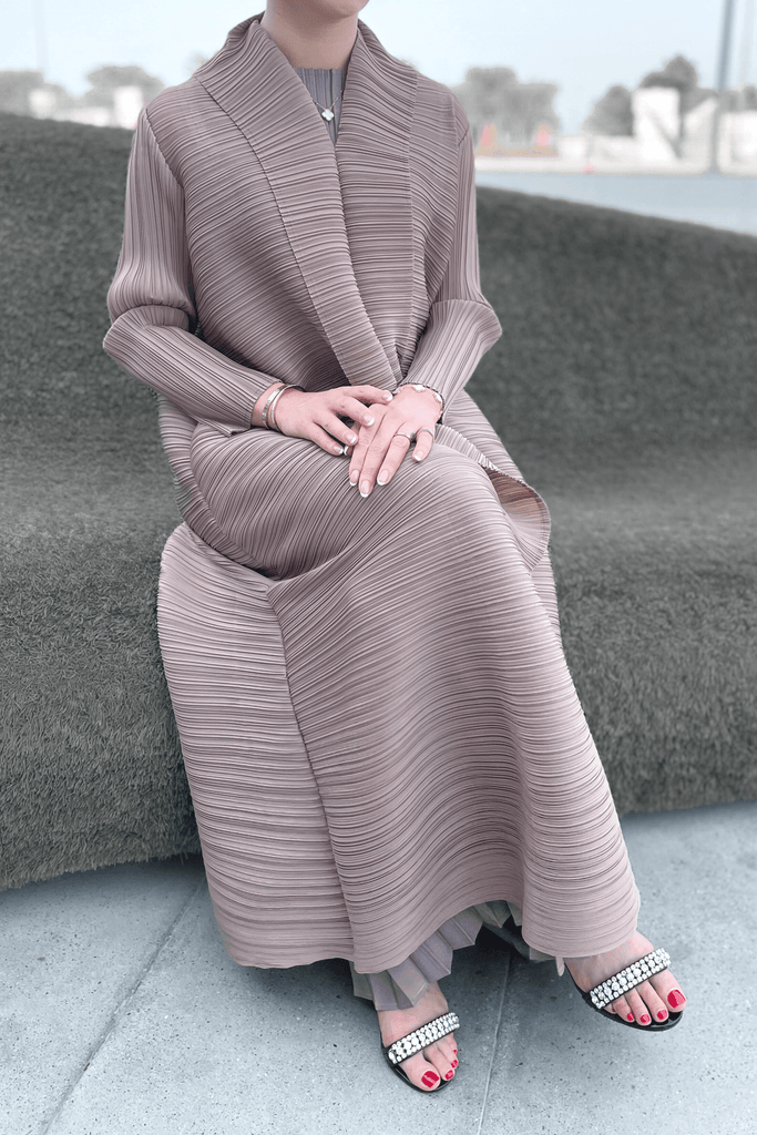 Allis Pleated Abaya with Closed Front