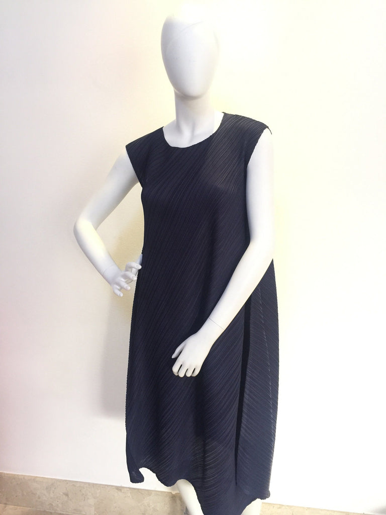 DS007 Sleeveless Dress
