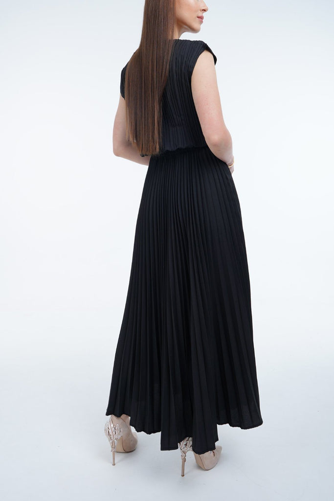 Black (00) | Pleated Dress