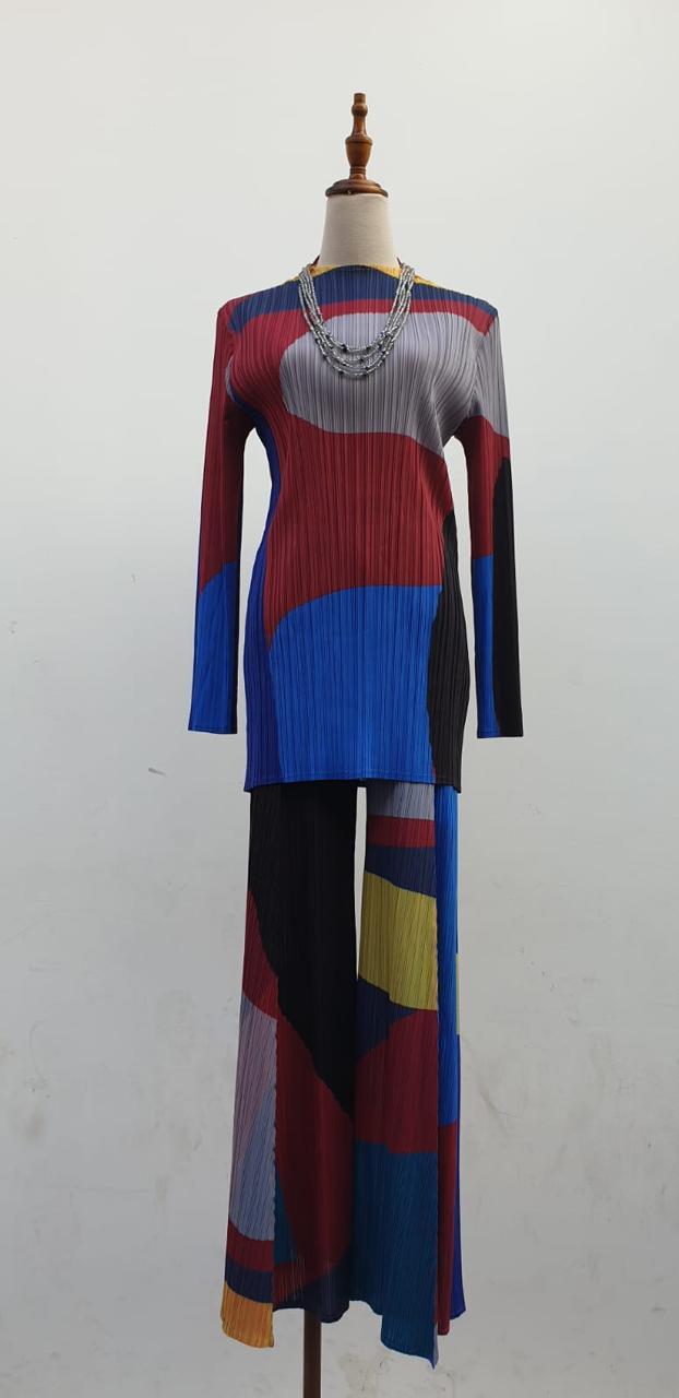 Macky printed long sleeve top and pants set - Alita Pleat