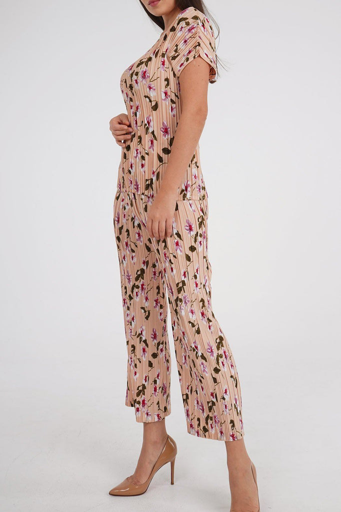 Nude with Flowers